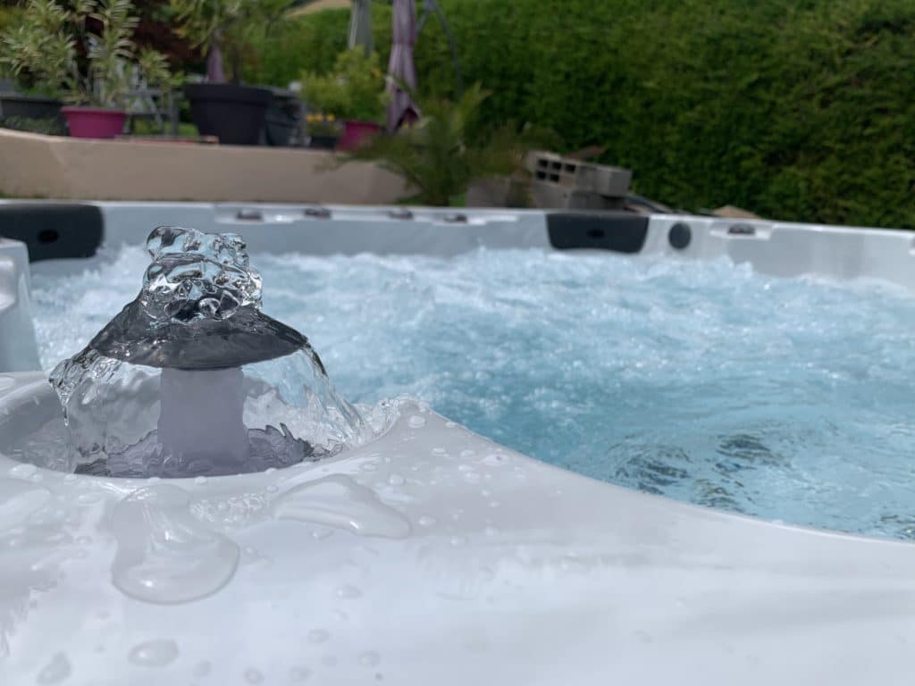 cascade jacuzzi 6 places