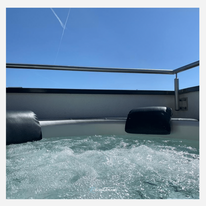 Lire la suite à propos de l’article Un jacuzzi gonflable? Non, un Softub!