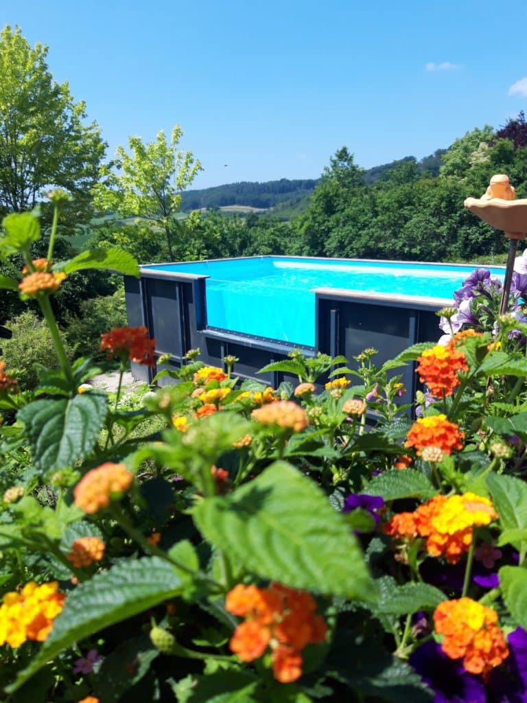 piscine semi enterrée