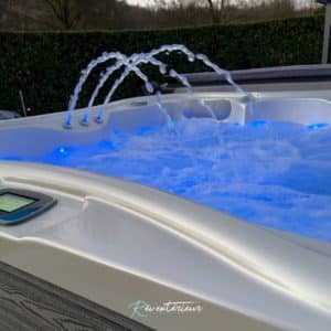 Jacuzzi 4 places Canadian Spa