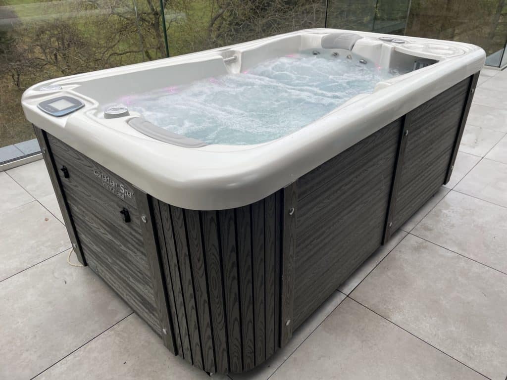jacuzzi 2 places allongées