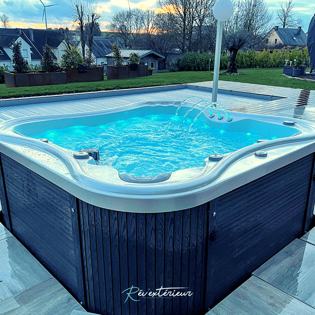 Lire la suite à propos de l’article Un jacuzzi 4 places à Kleinbettingen