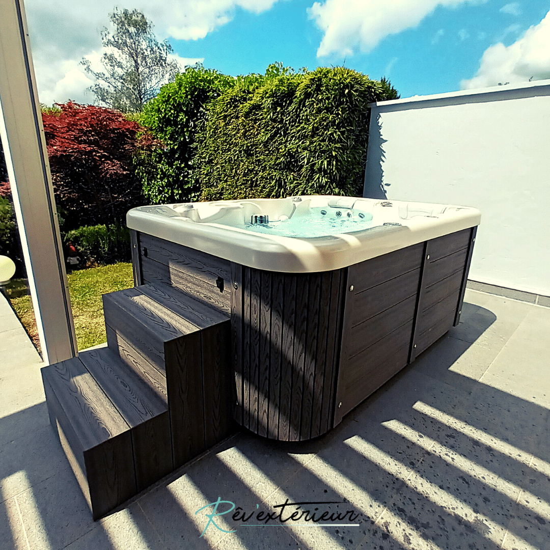 Lire la suite à propos de l’article Spa Canadien 3 places – Strassen