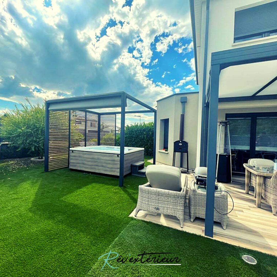 Lire la suite à propos de l’article Une Pergola Sundaze avec Toile rétractable