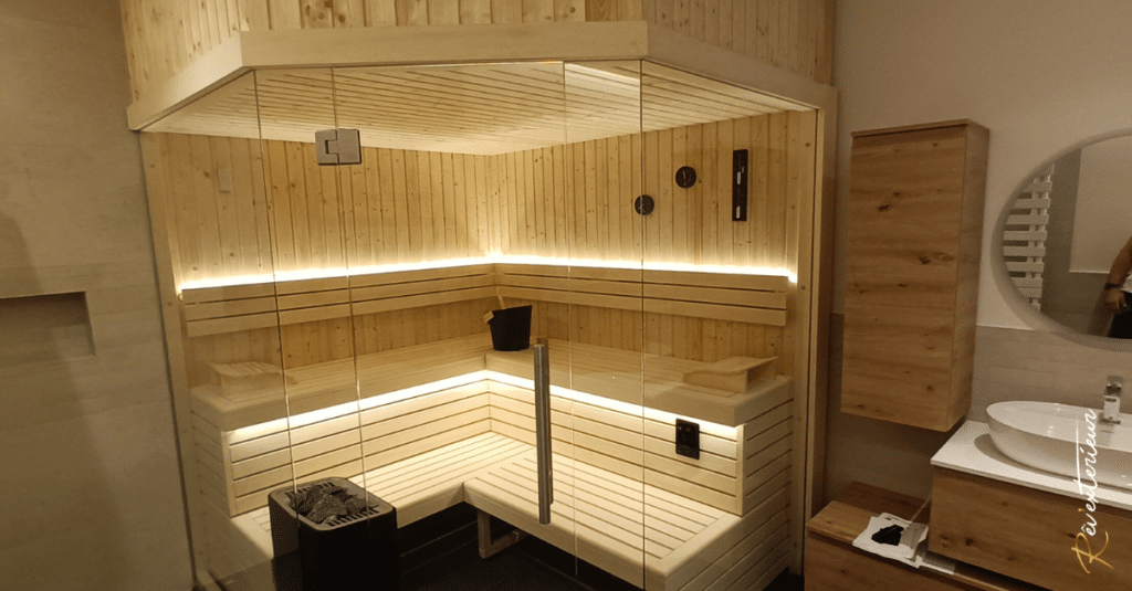 Sauna sur mesure dans une salle de bain à Wolwelange
