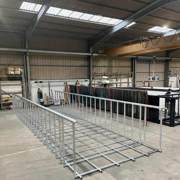 Usine fabrication piscine en acier